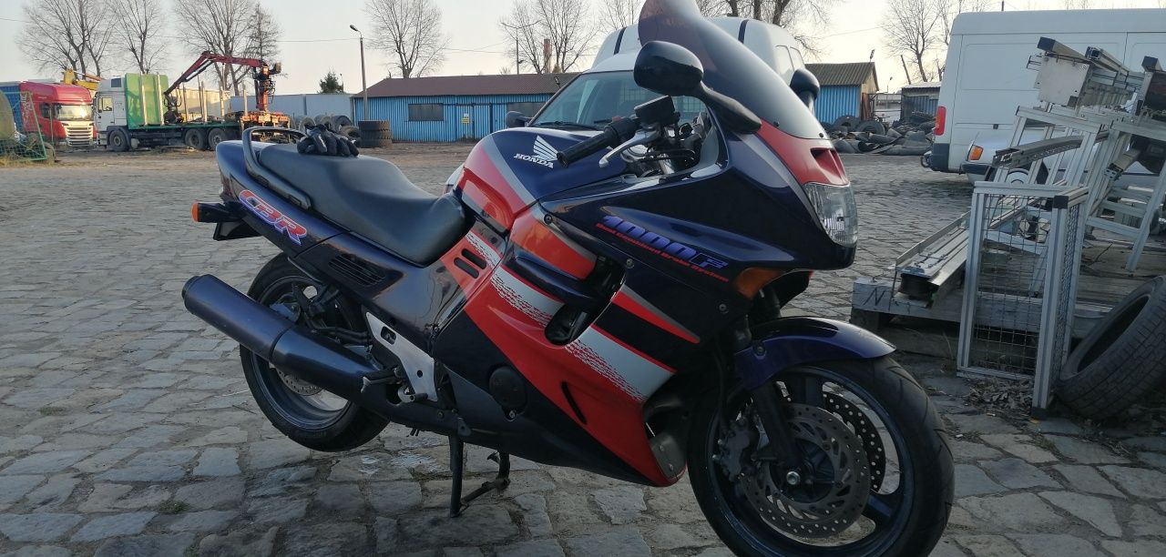 Honda CBR 1000F Dual cbs
