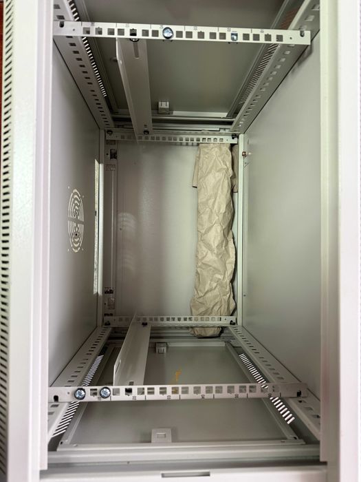 Szafa Rack wisząca 19 cali 6U 600x600x370