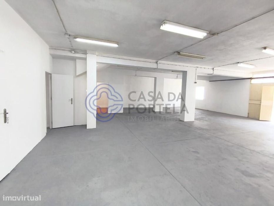 Armazém em Campanhã renovado com Potencial de transformação em habitaç