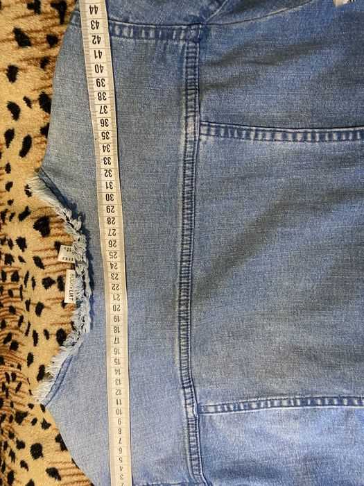 Джинсовий піджак , куртка з вишивкою