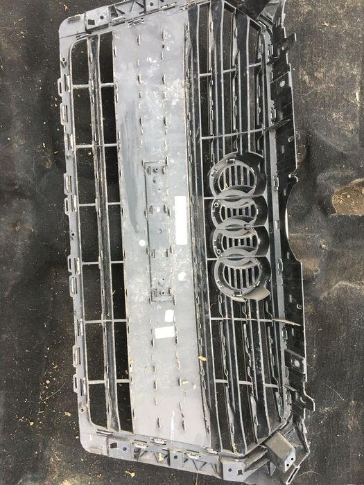 Ришітку  продам Audi A4