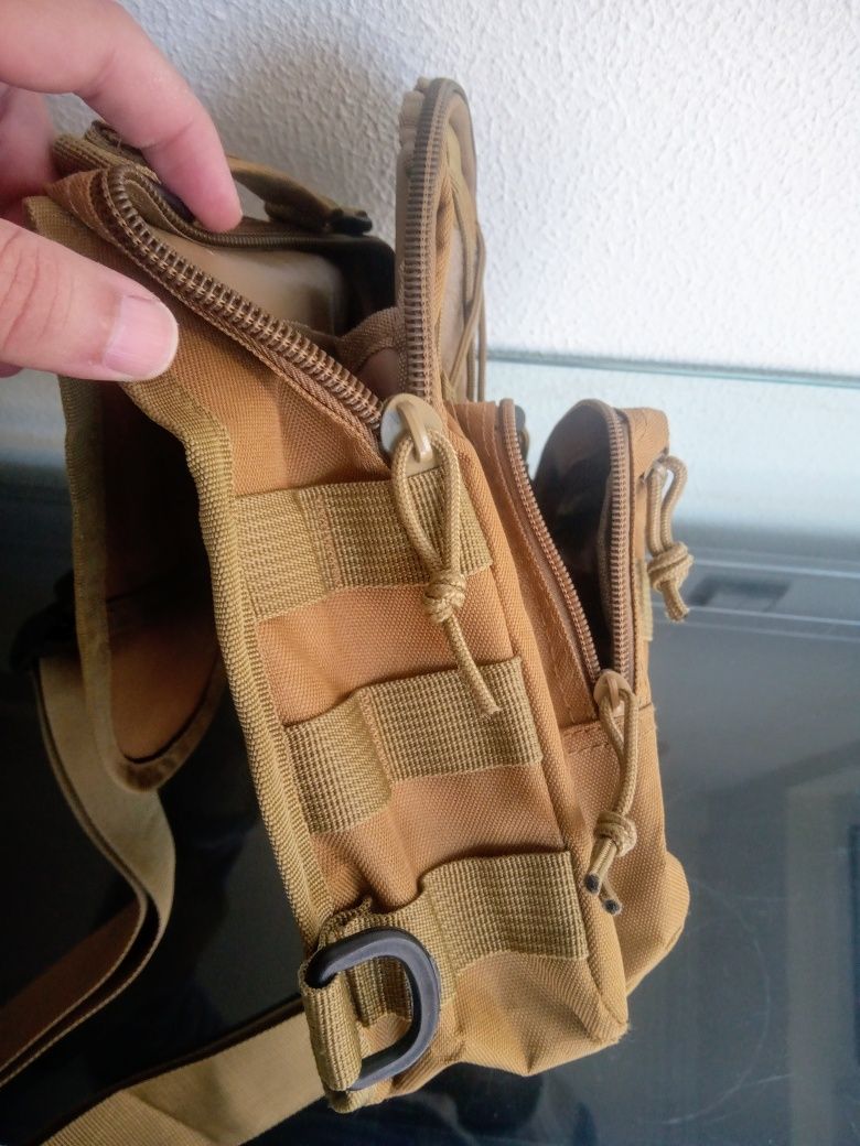 Mochila tatica (cor caqui)