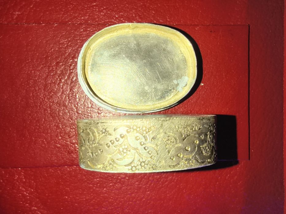 Zabytkowe pudeleczko