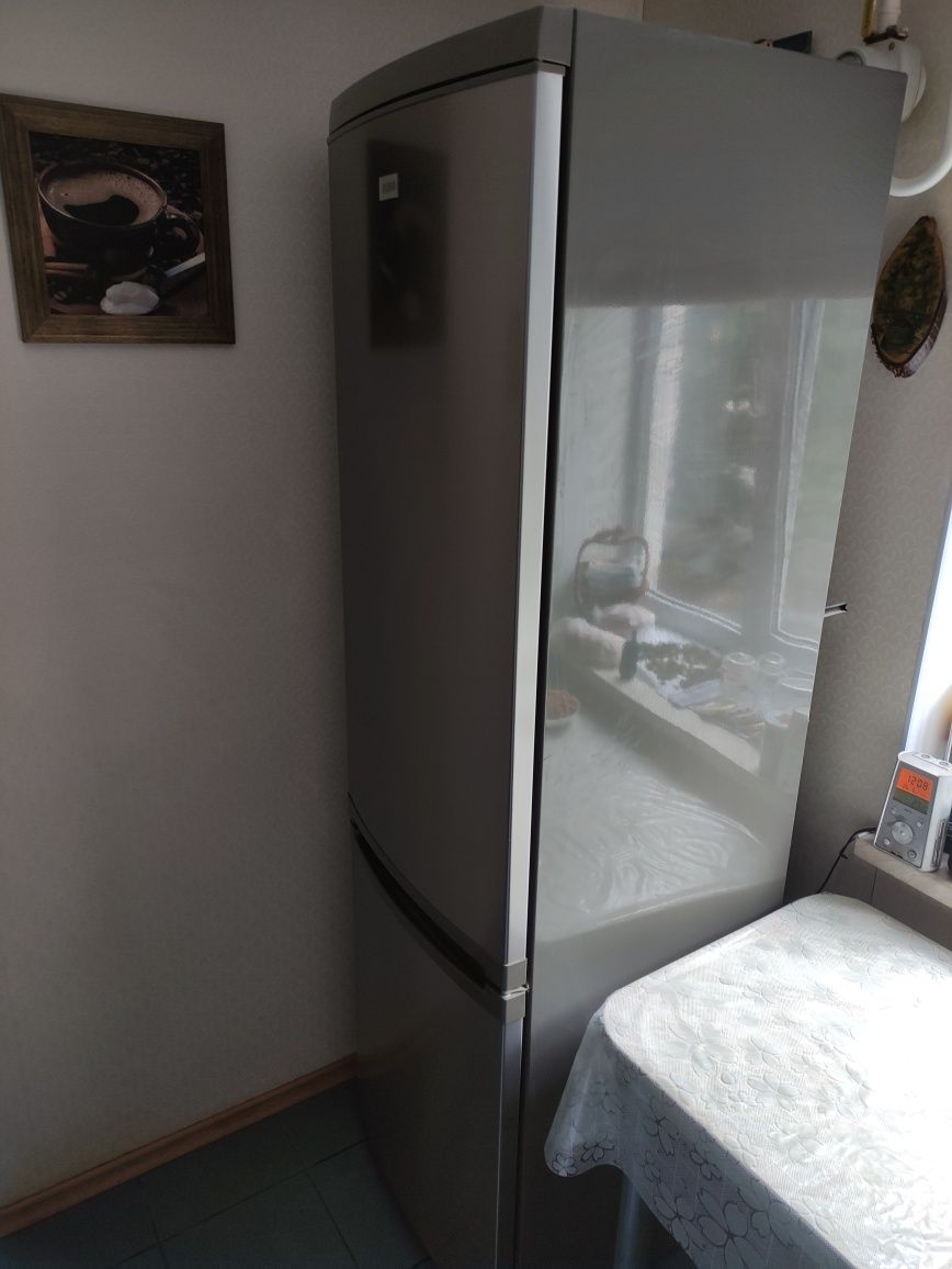 Холодильник zanussi zrb940xl