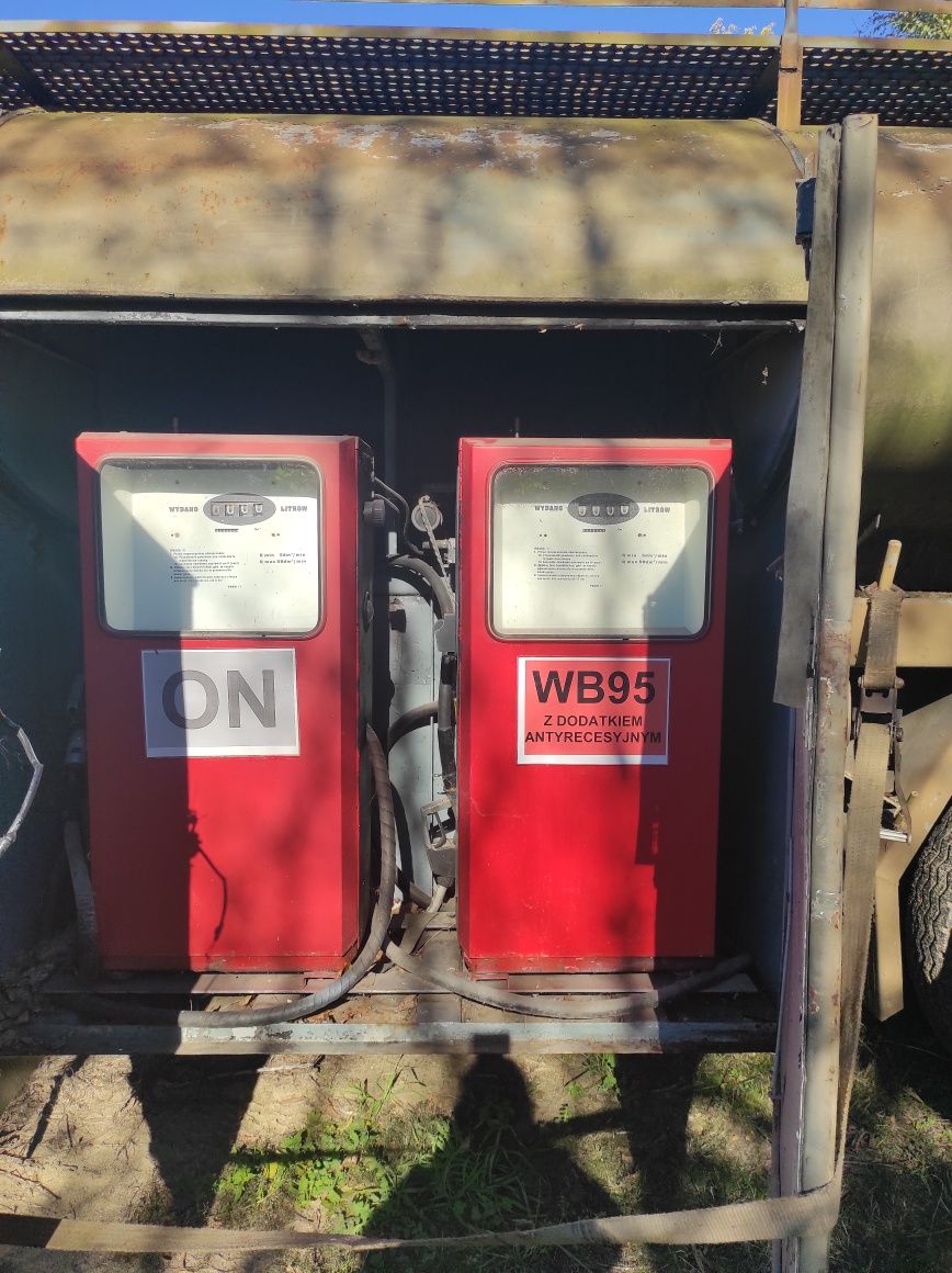 Dystrybutor paliwa na Przyczepie D-83