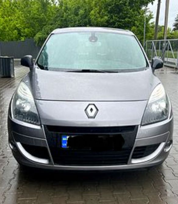 Продам гарне авто Renault Scenic