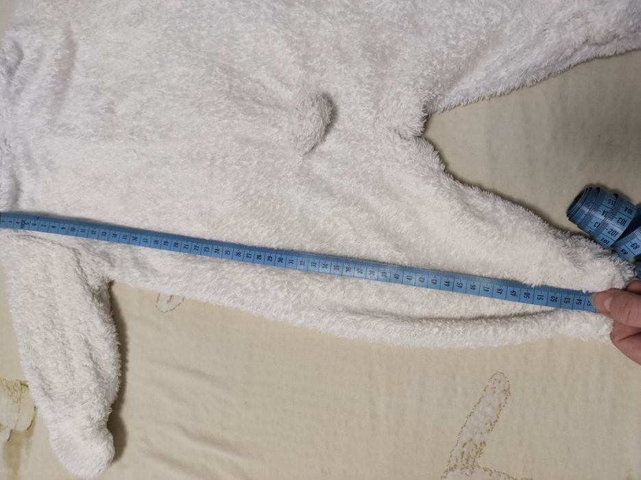 Kombinezon niemowlęcy z H&M w rozmiarze 68