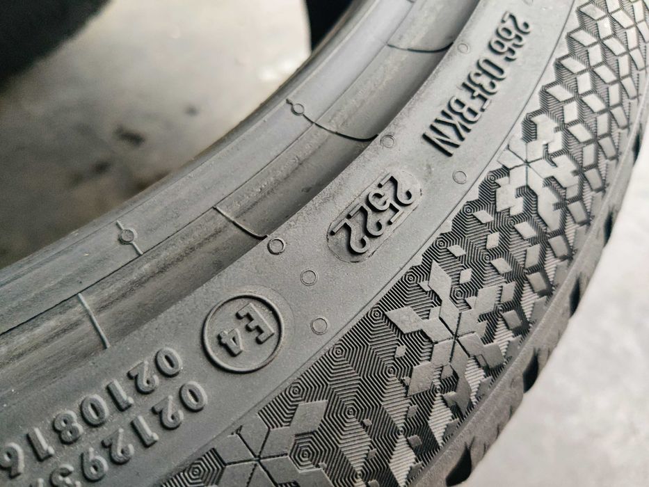 2шт R18 235-45 Continental TS870P зимові шини