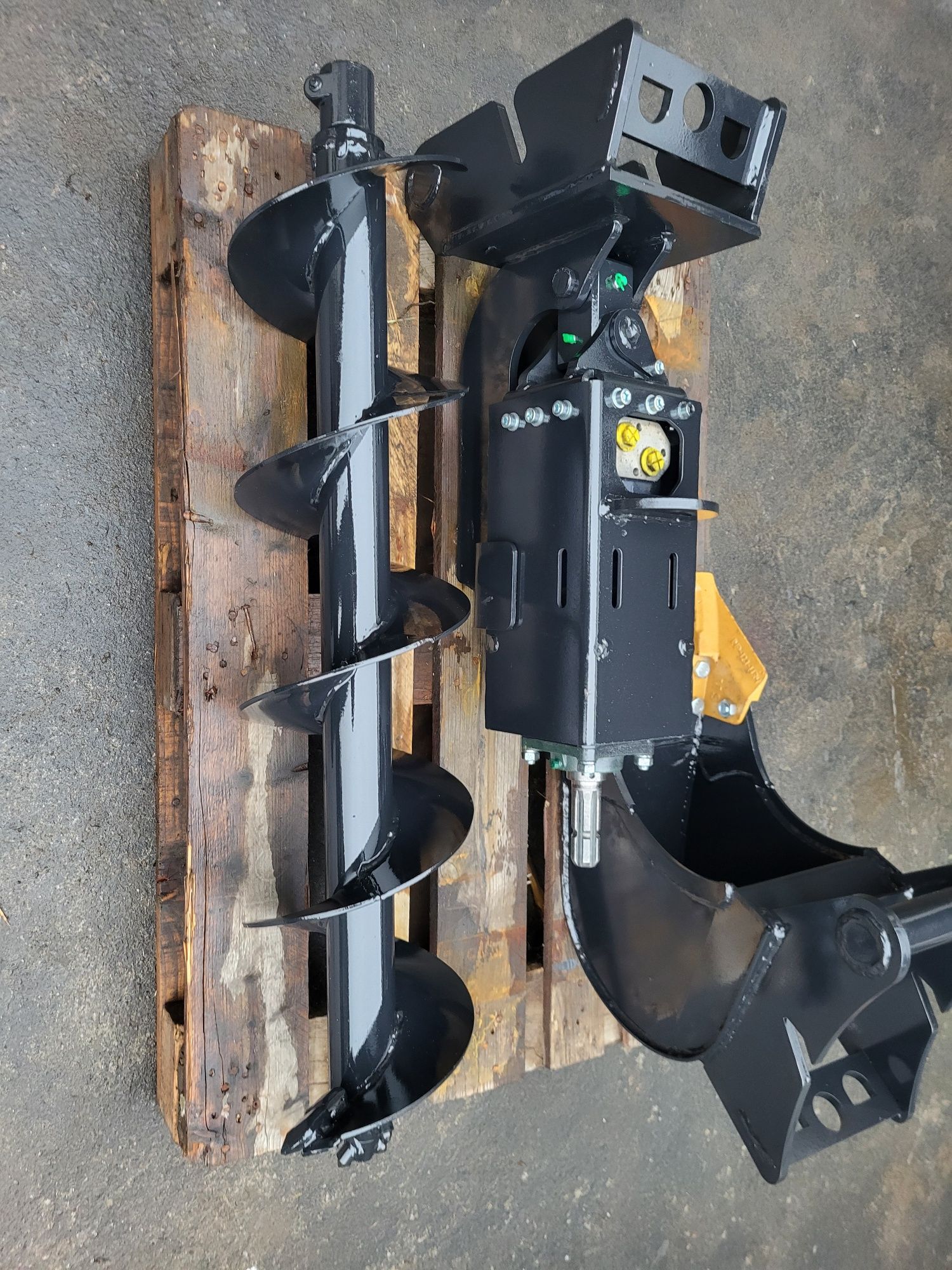 Wiertnica hydrauliczna do ziemi z mocowaniem pod szybkozłącze ms03