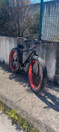 Fat bike de wheelie