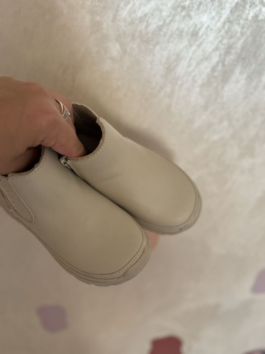 Продам ботінки дитячі zara