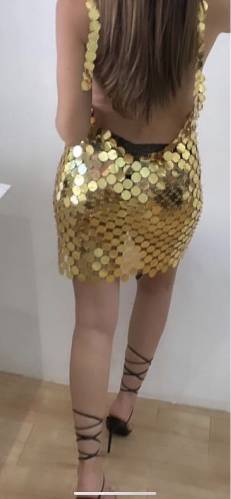 Vestido túnica em acrílico cor de chumbo brilho