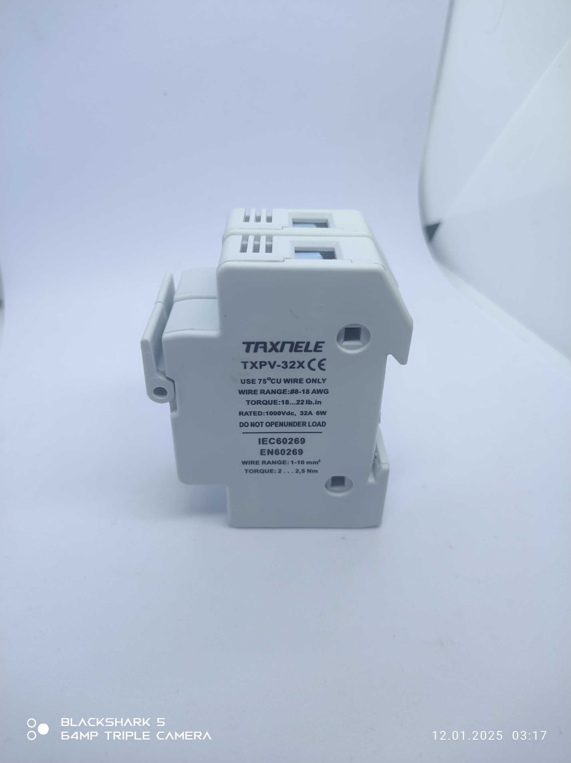 Automatyczny wyłącznik napięcia. 1000W. 32A