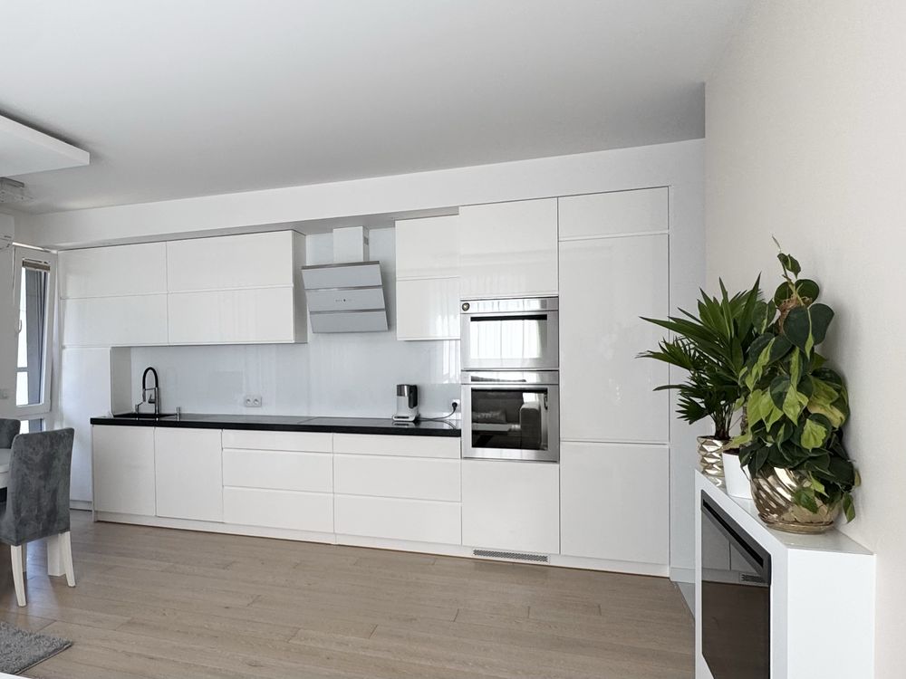Apartament 3 pokojowy na sprzedaż+garaz+komórka lokatorska