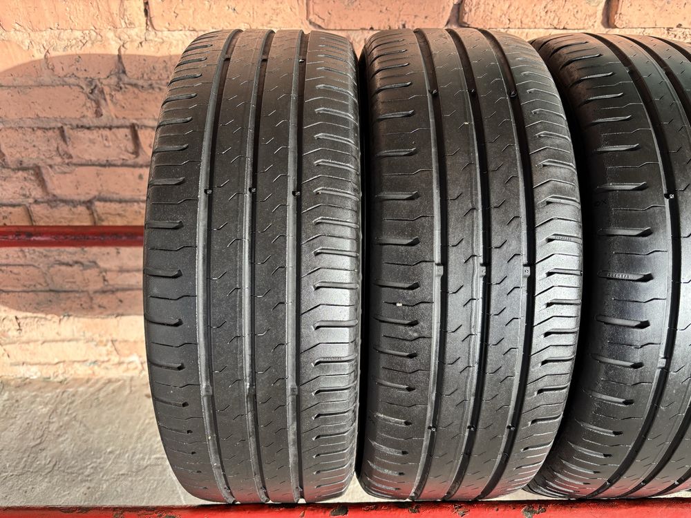Комплект літніх шин 185/55R15 Continental