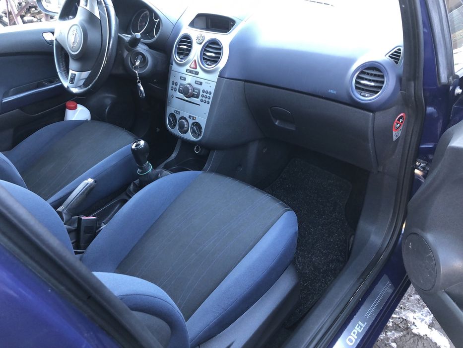 Опель корса 2010рік