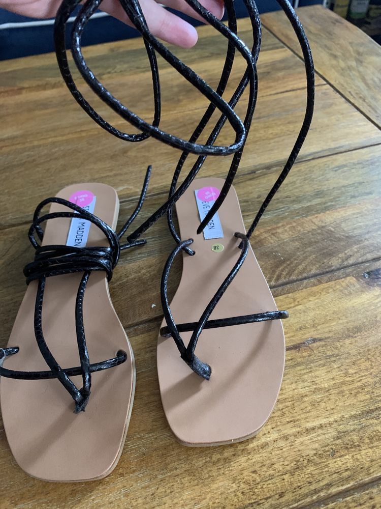 Steve Madden nowe czarne Klapki/ sandały wiązane 38