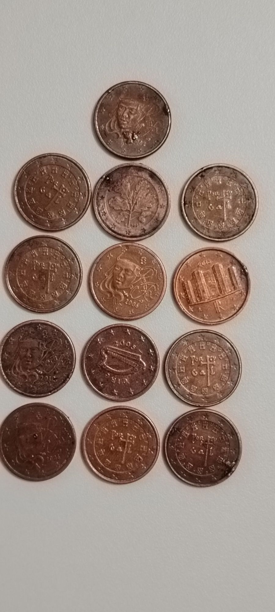 37 moedas de 1,2 e 5 Cts com defeitos.