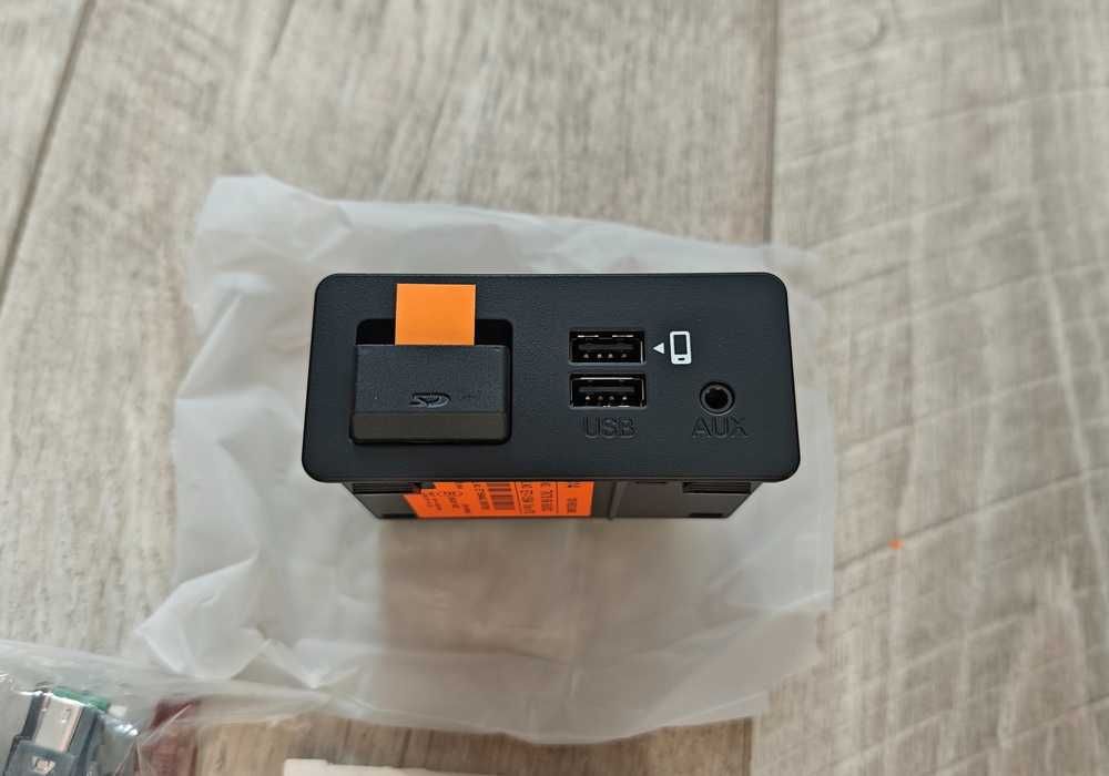USB AUX SD Apple CarPlay Android Auto Mazda 2 3 6 CX-3 CX-5 CX-9 MX5