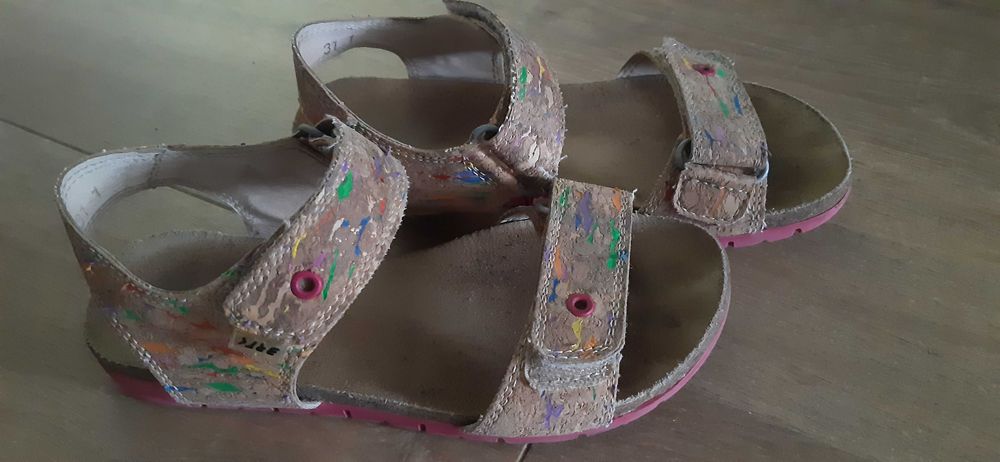 Sandałki dziewczęce firmy "Bartek" rozmiar 31