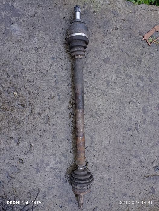 Привідний вал таврея