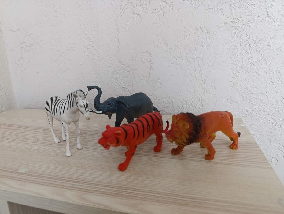 Набор игрушек Три кота мебель