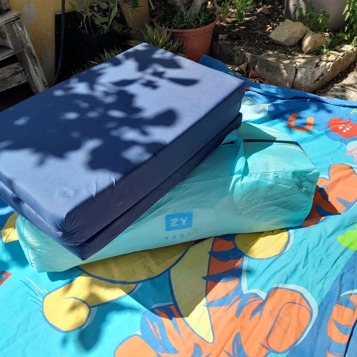 Cama de viagem ZY com 2 niveis e colchão