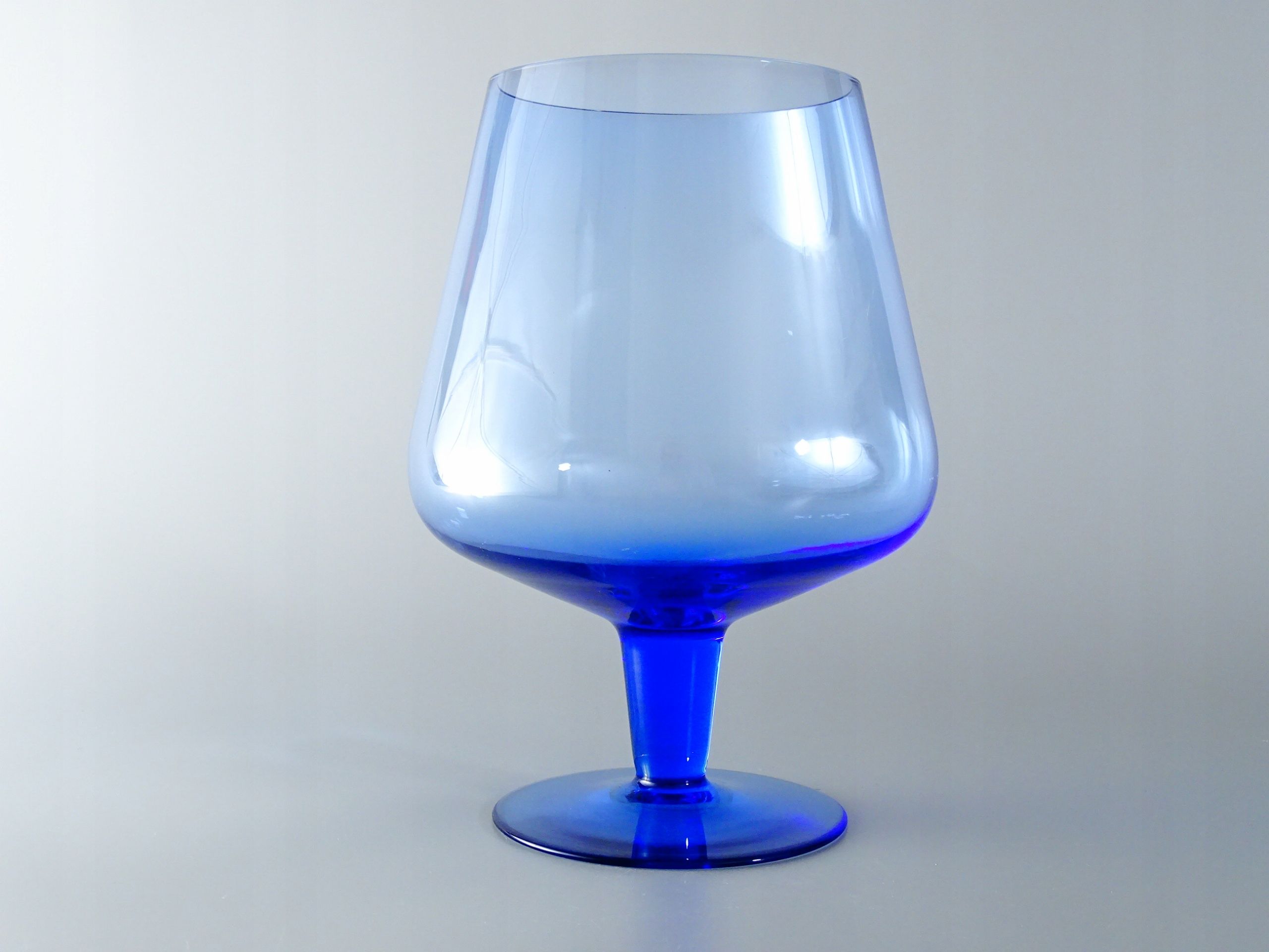 vintage 1970 duży szklany niebieski wazon kielich