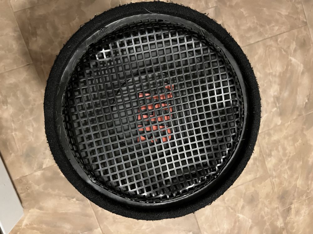 Tuba sabwoofer JBL