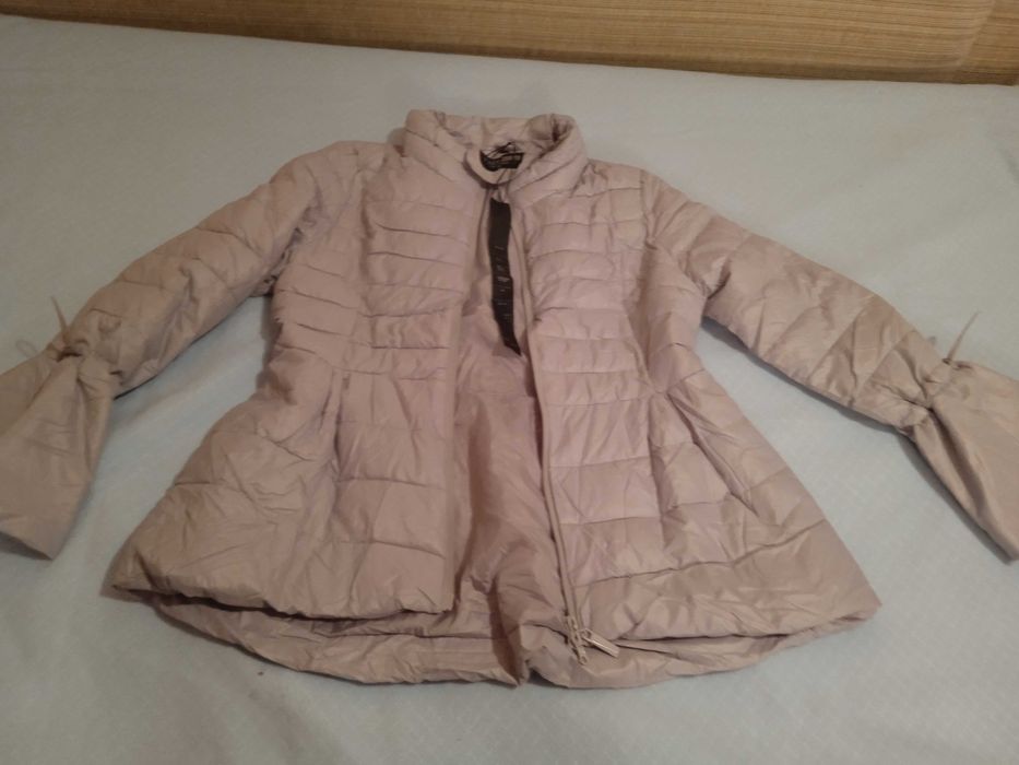 Курточка жіноча розмір S