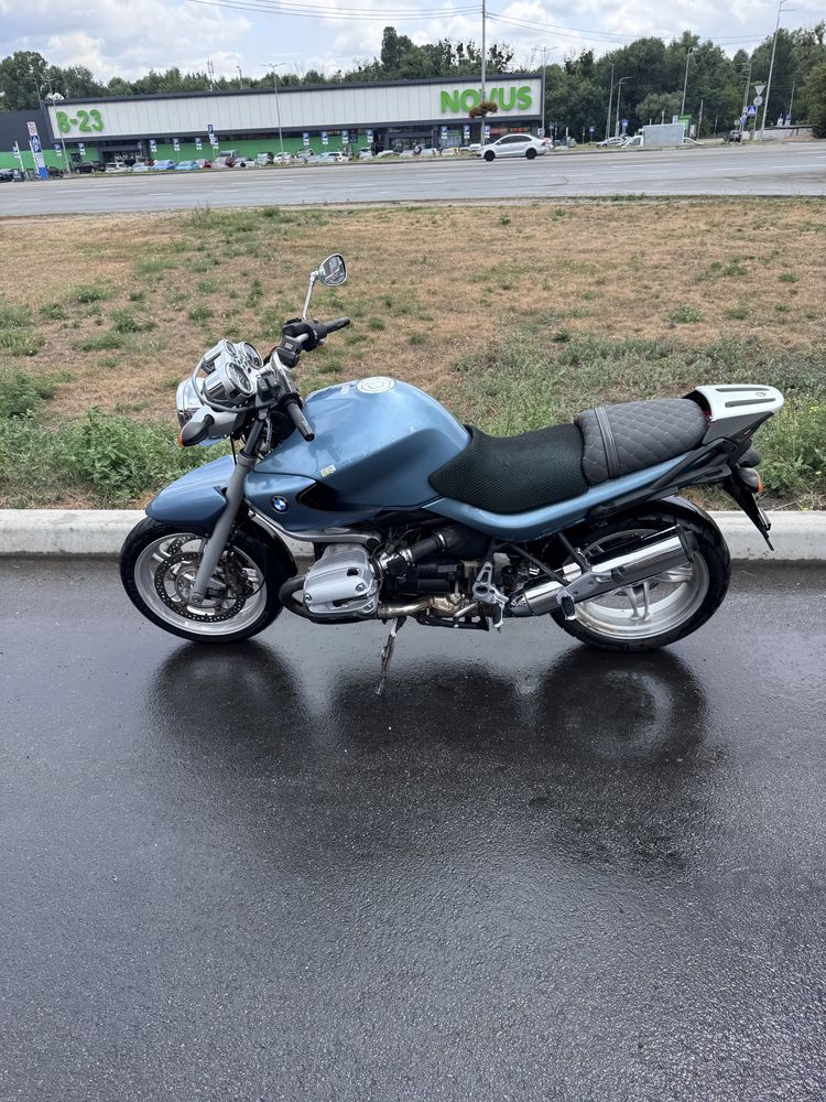 BMW r1150r.