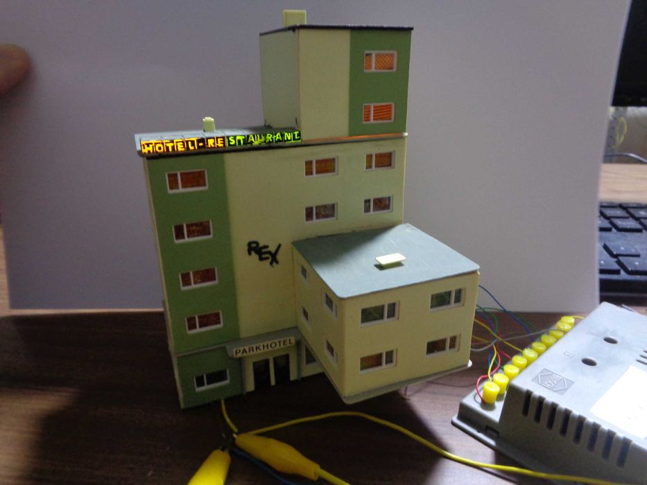 1:160 BUSCH Hotel - Restaurante com iluminação led