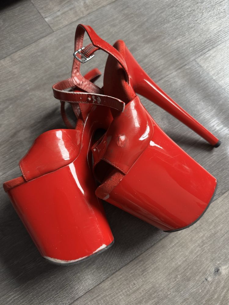 Стрипы Pleaser