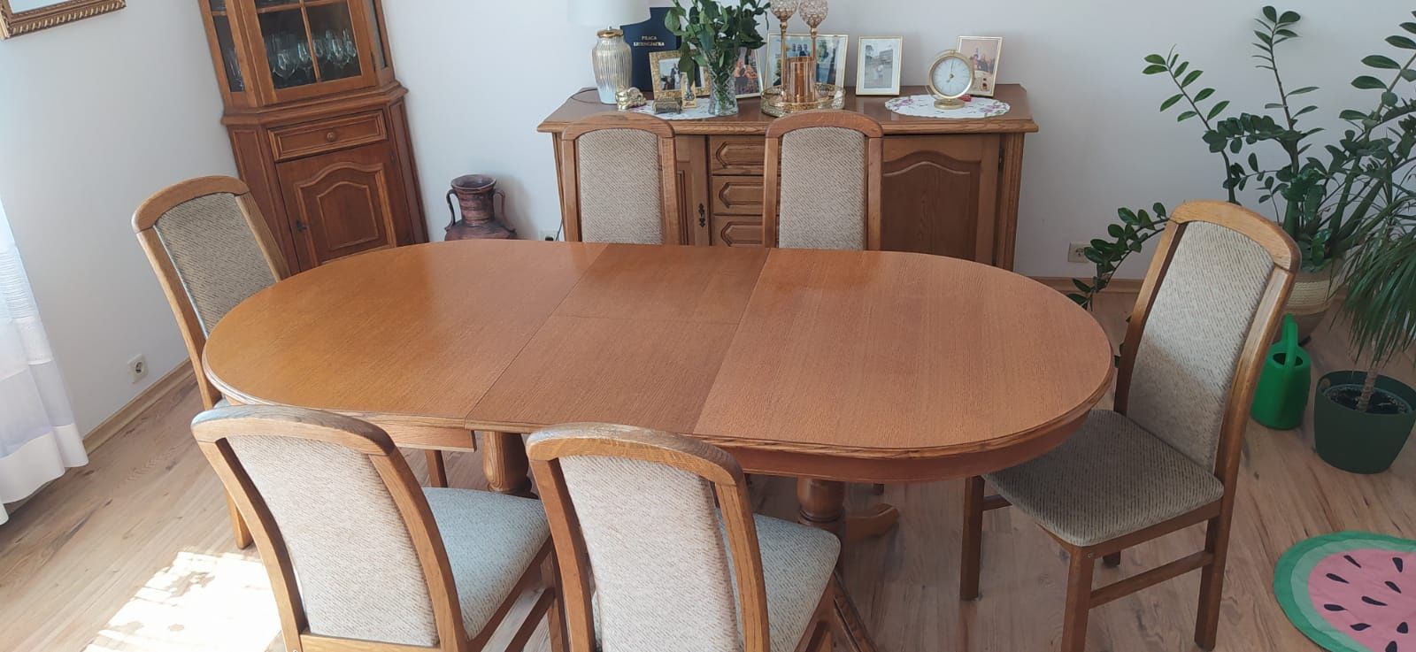 Stół dębowy plus sześć krzeseł