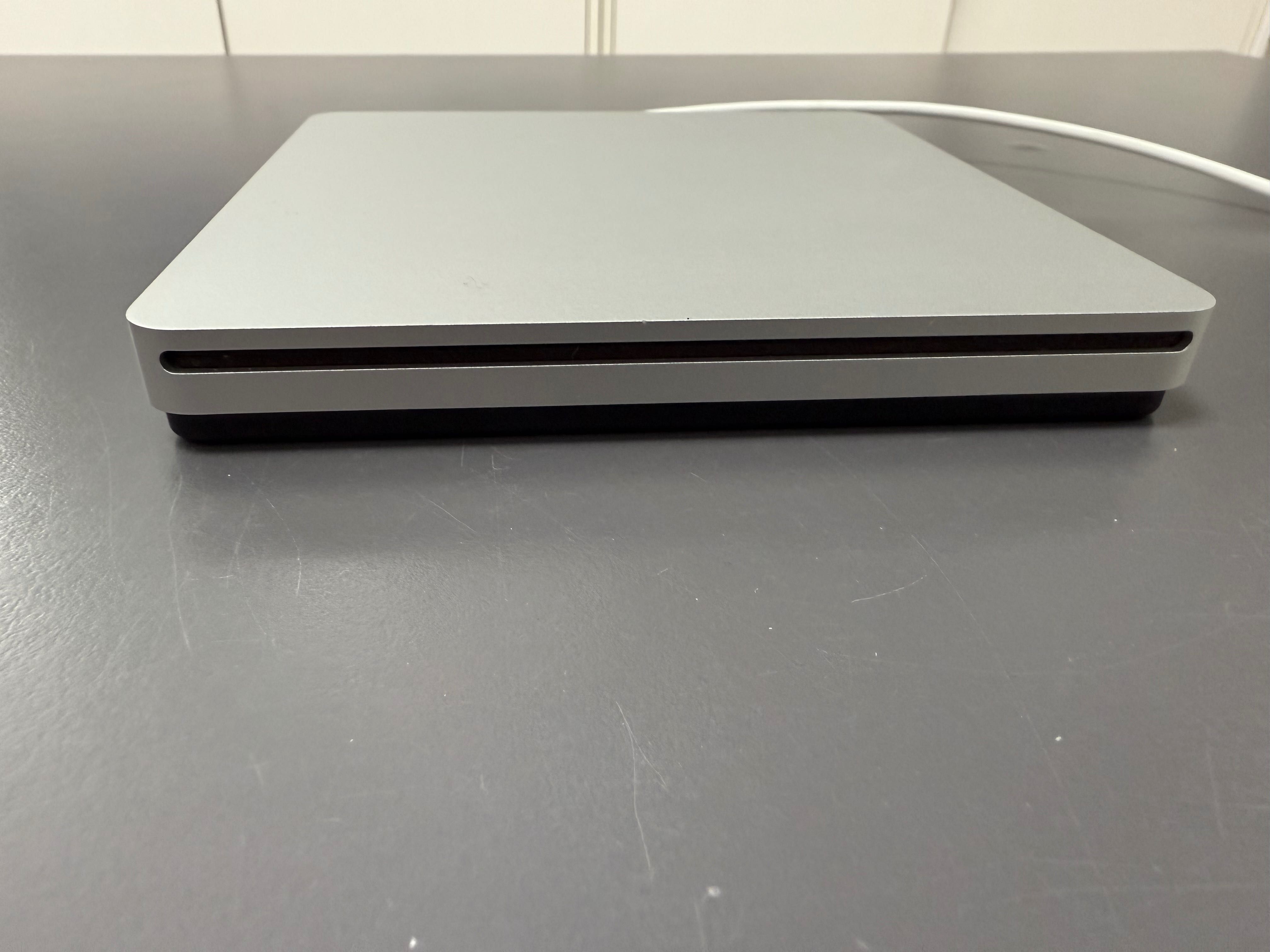 Дисковод Apple USB SuperDrive a1379