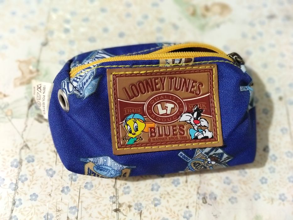 Vendo carteira de looney tunes bom estado