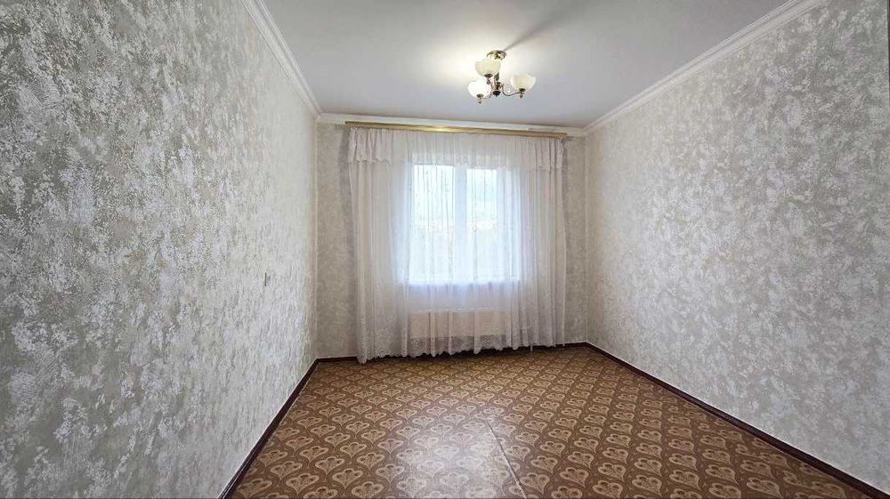 Продається 4-кімнатна квартира на вул. Земська, Сертифікат