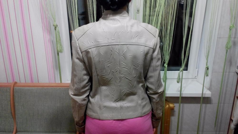 Пиджак (куртка )кожаный женский на молнии