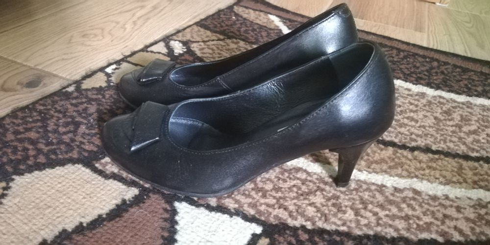 Buty na obcasie skórzane