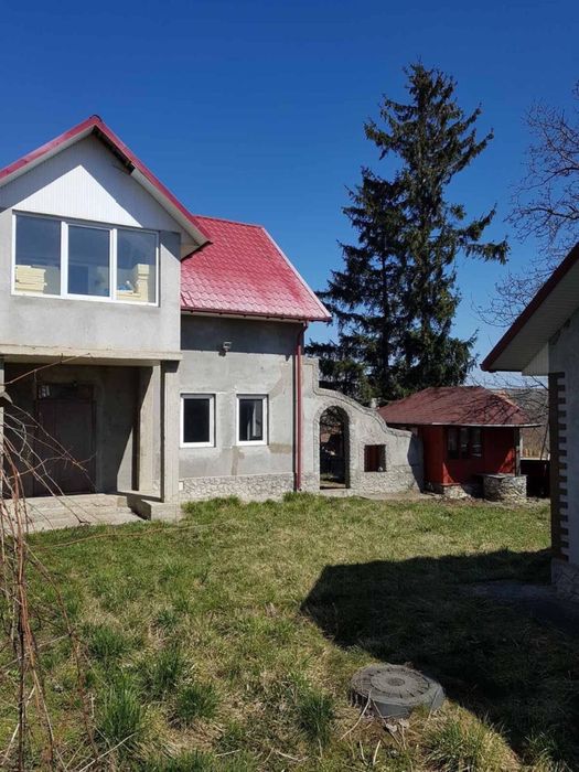 Продається господарство та магазин.