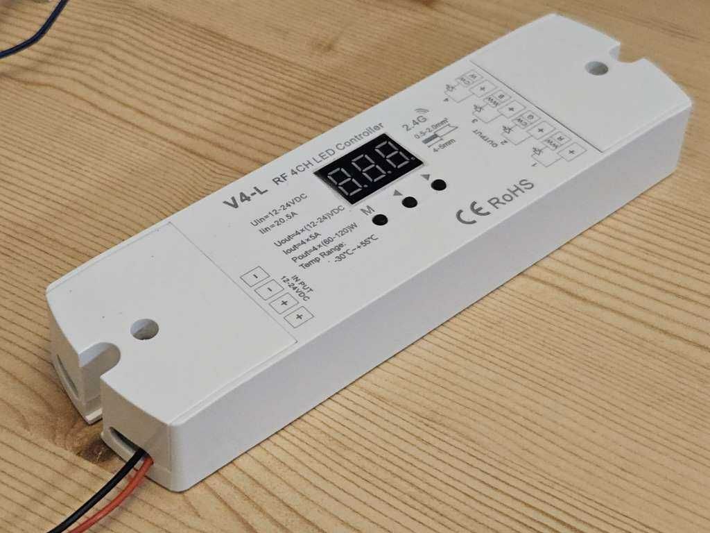 V4-L 4 kanałowy RF LED kontroler wyświetlacz 12-24VDC 4x5A 2.4GHz RGBW