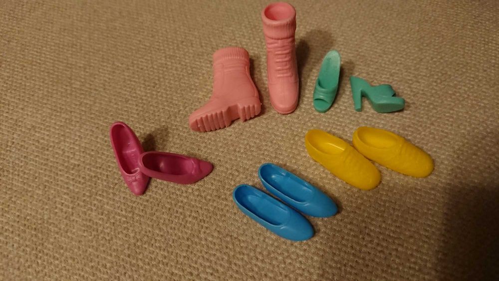 5 par butów dla lalki Barbie Mattel z lat 80/90 botki czółenka trampki
