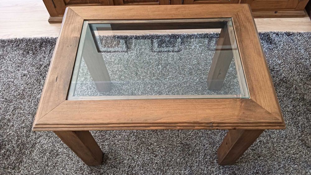 Mesa de Centro em pinho e vidro como nova