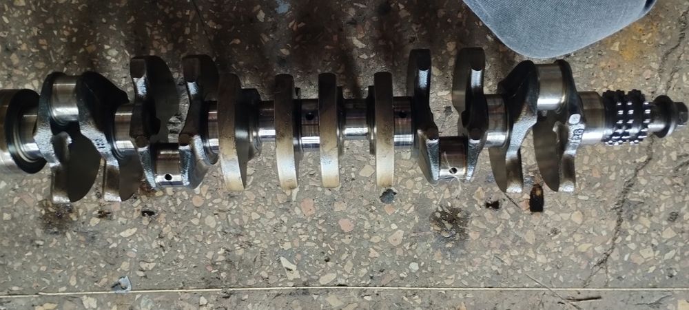 Коленвал Мерседес ом 606