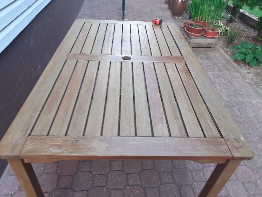 Tekowy stol do ogrodu
