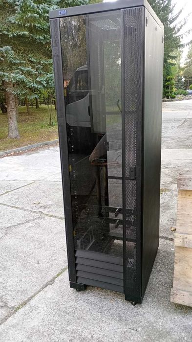 Szafa RACK serwerowa IBM  900 S/N F9955 szafy rack do biur warsztatów
