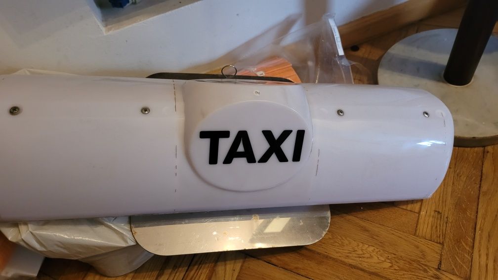 Taxi kogut  oświetlenie
