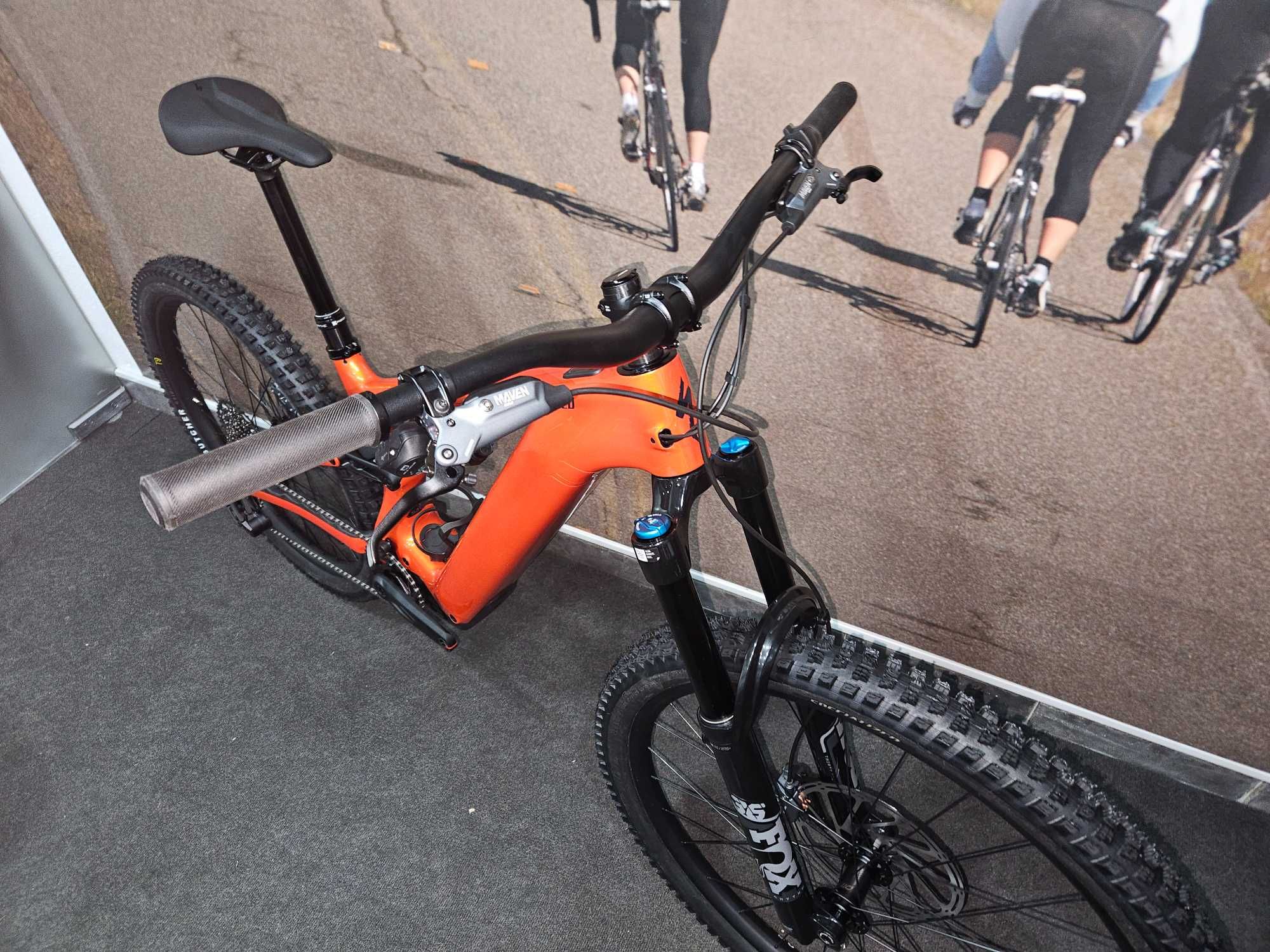 Bicicleta Specialized Levo Comp Carbon G4 Gloss Orange T-S3