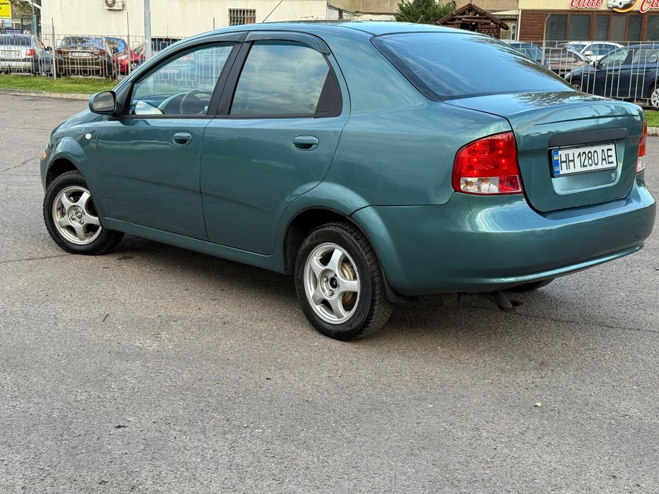 Продам CHEVROLET Aveo т200 2005р 1.5 газ-бенз