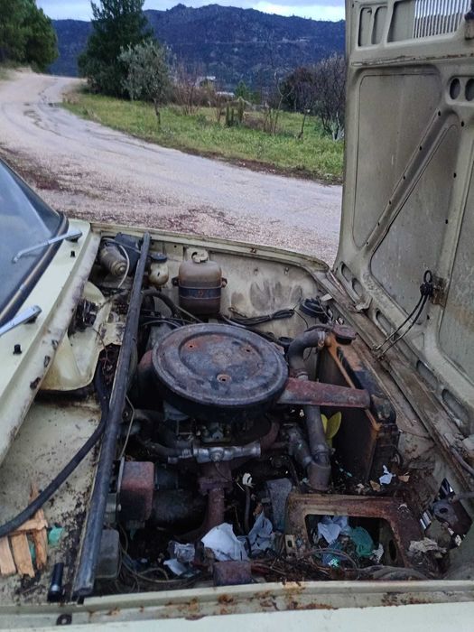 Clássicos antigos Fiat 124 van 1.2